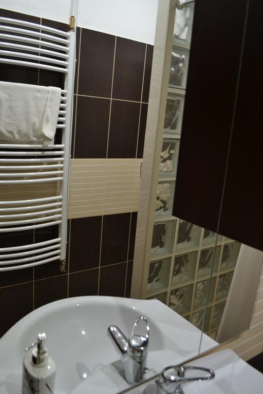 Ezuestfenyo Hotel Telkibánya Exteriör bild