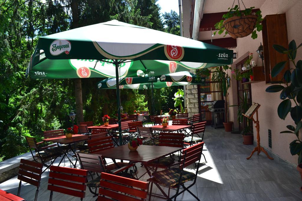 Ezuestfenyo Hotel Telkibánya Exteriör bild