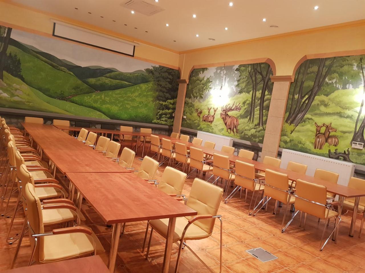Ezuestfenyo Hotel Telkibánya Exteriör bild